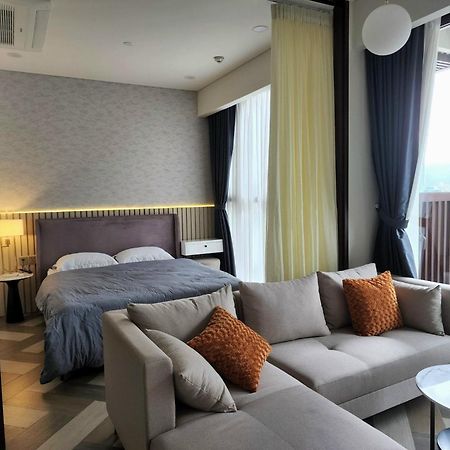 הו צ'י מין סיטי The Crest-Central Saigon Riverside -Free Pool-Gym-Sauna Room-Yoga Room מראה חיצוני תמונה