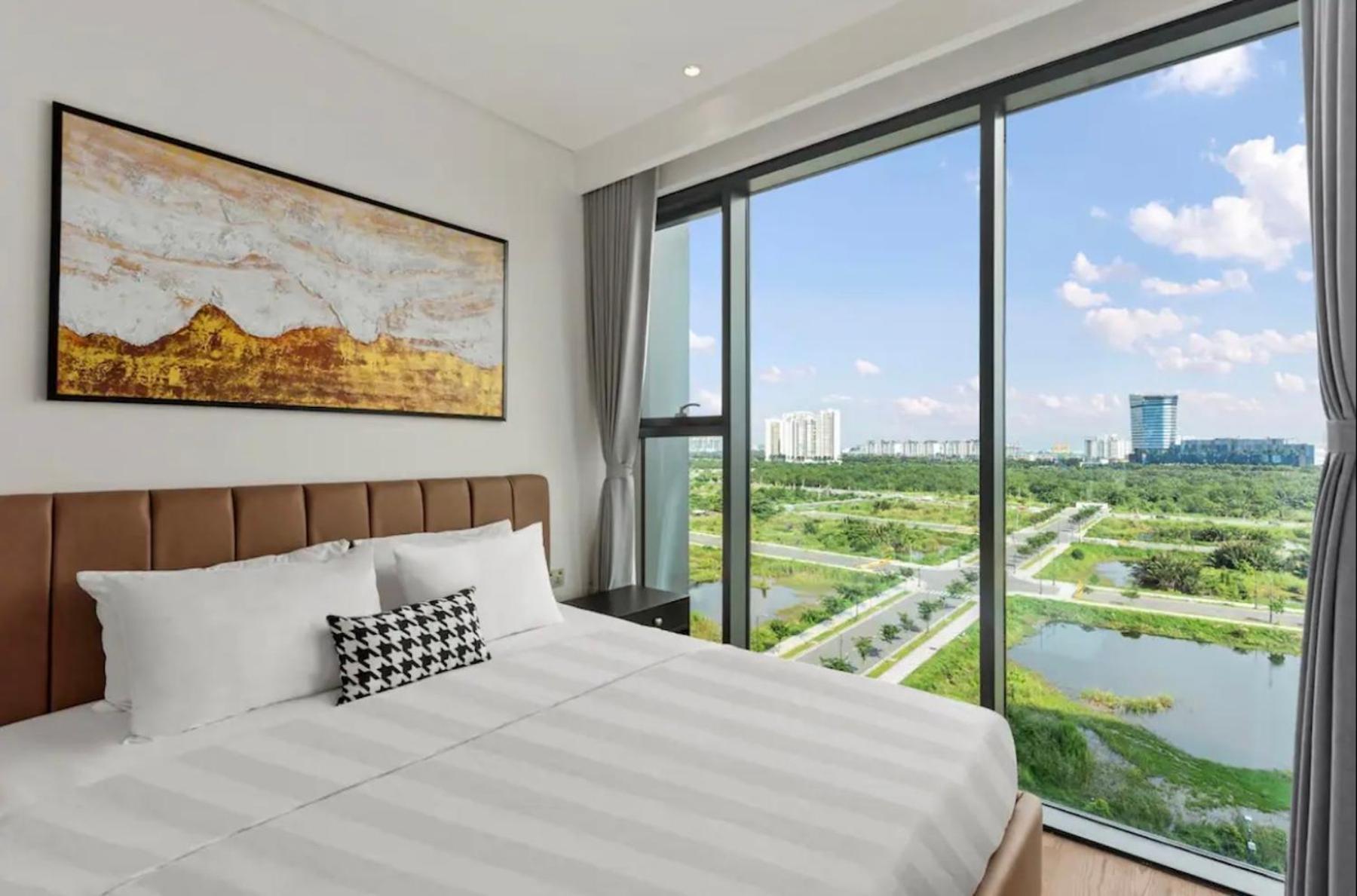 הו צ'י מין סיטי The Crest-Central Saigon Riverside -Free Pool-Gym-Sauna Room-Yoga Room מראה חיצוני תמונה