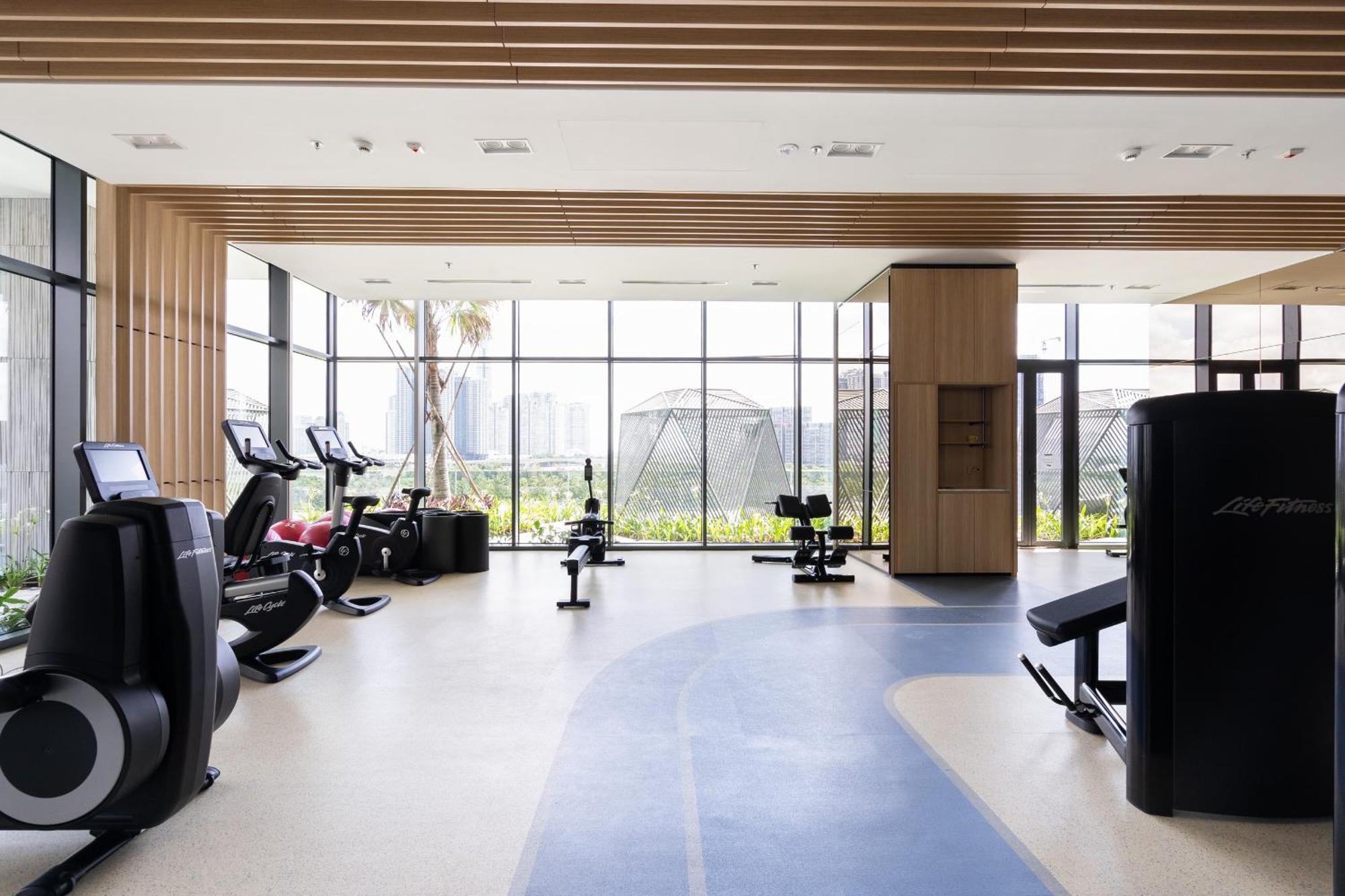הו צ'י מין סיטי The Crest-Central Saigon Riverside -Free Pool-Gym-Sauna Room-Yoga Room מראה חיצוני תמונה