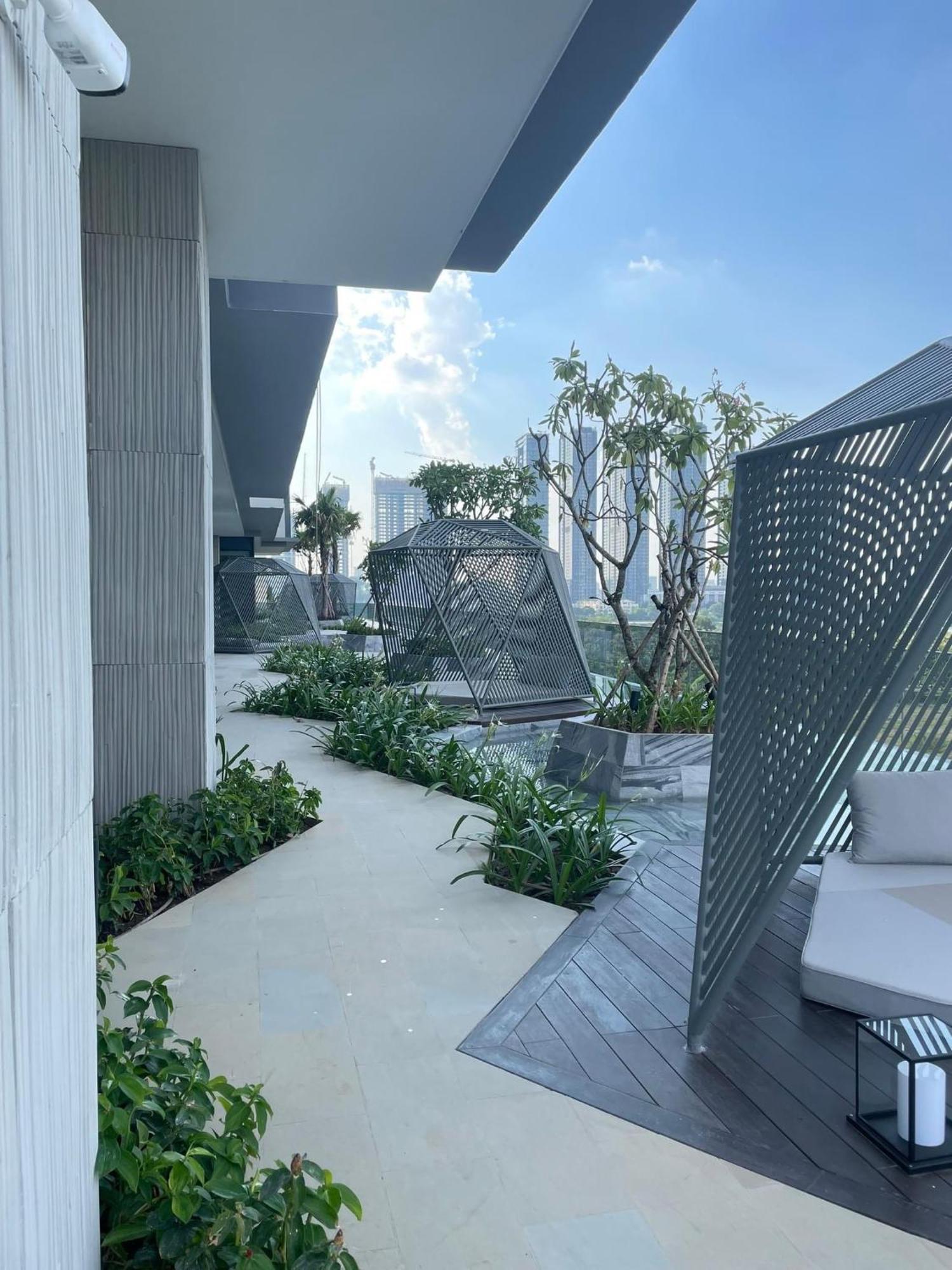 הו צ'י מין סיטי The Crest-Central Saigon Riverside -Free Pool-Gym-Sauna Room-Yoga Room מראה חיצוני תמונה